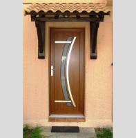 installée une porte d'entrée PVC contemporaine dans une villa à istres 13800 bouches du rhone