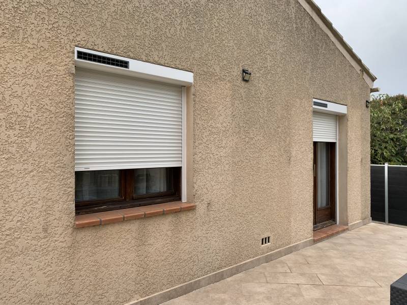 POSE DE VOLETS ROULANTS SOLAIRES
