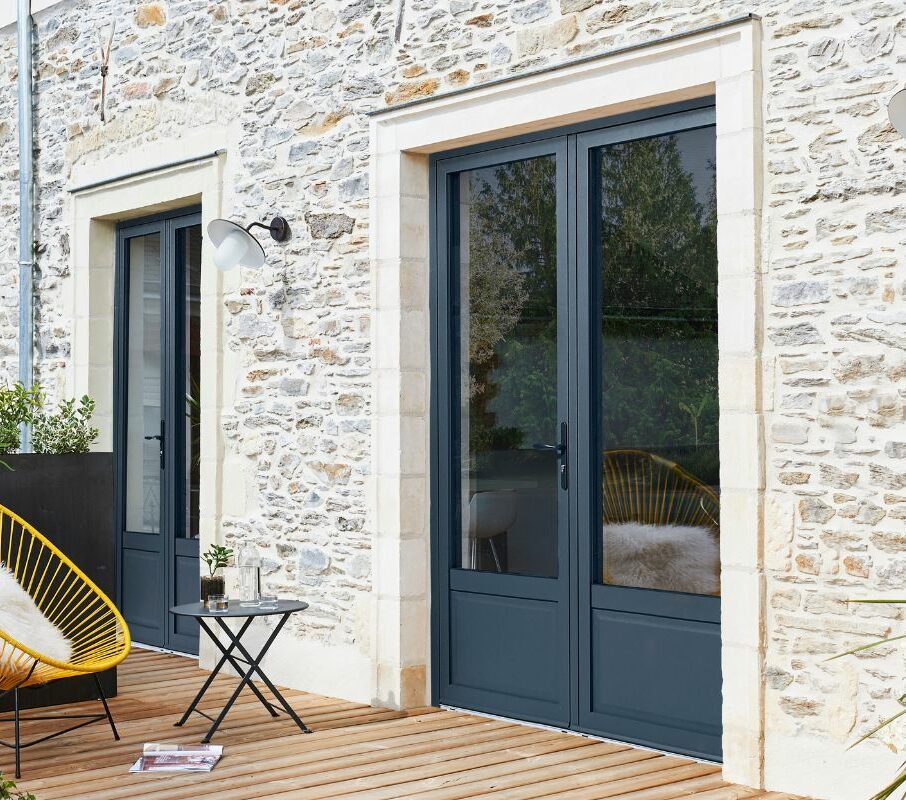 xr:d:DAFu-tmGoWc:28,j:5528572136733294965,t:23092109 Fenêtre aluminium 2 vantaux